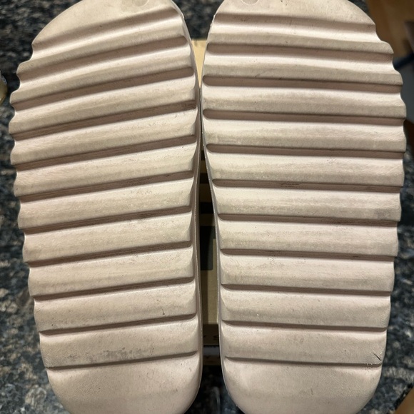 adidas Yeezy Slide Originals - Picture 10 of 10